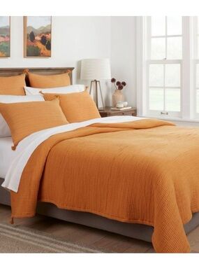 NWT Threshold King Double Cloth Quilt in Mustard Jacquard Weave